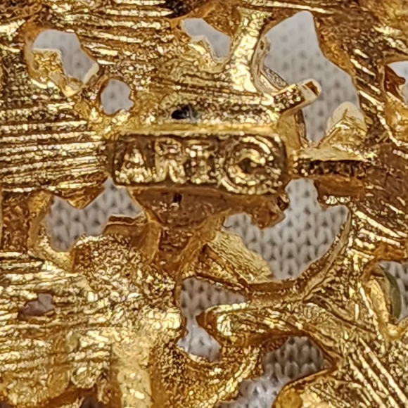 ART Pepper Floral Crescent Gold Brooch - Picture 7 of 10